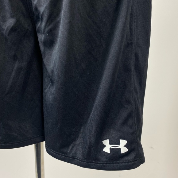 NWT UNDER ARMOUR Women’s Relaxed Fit Heat Gear Shorts Black Small - Picture 6 of 7